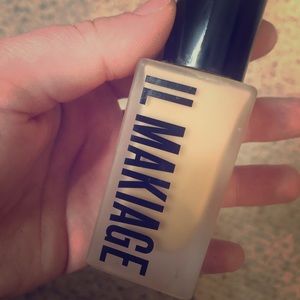 IL MAKIAGE foundation, shade 075